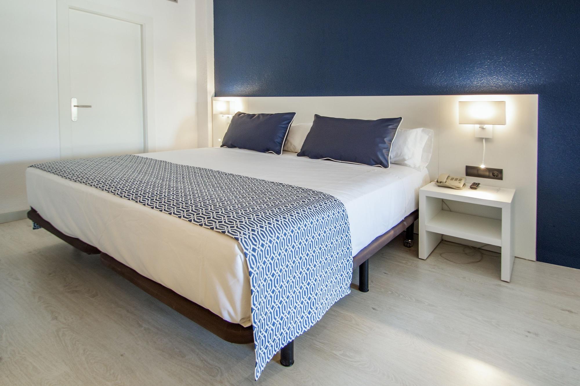 Hotel Catalonia Del Mar - Adults Only Cala Bona  Exterior foto