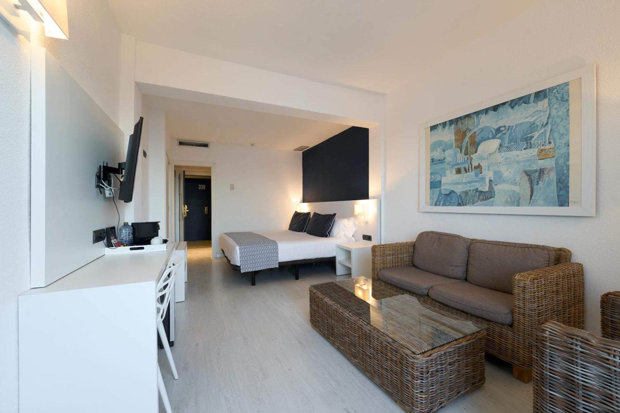 Hotel Catalonia Del Mar - Adults Only Cala Bona  Habitación foto