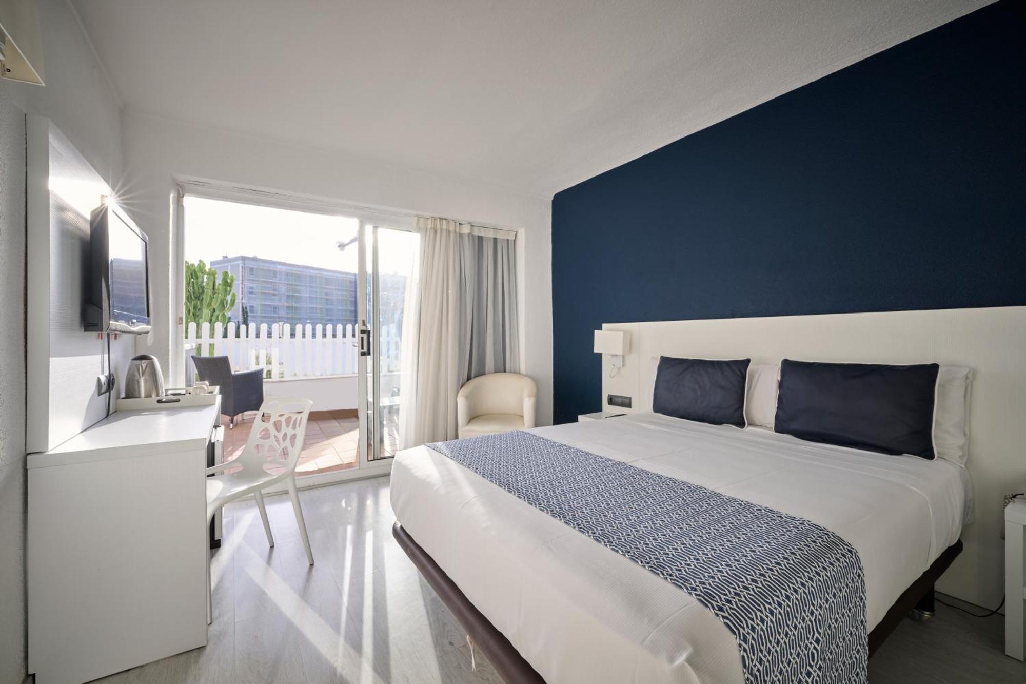 Hotel Catalonia Del Mar - Adults Only Cala Bona  Exterior foto