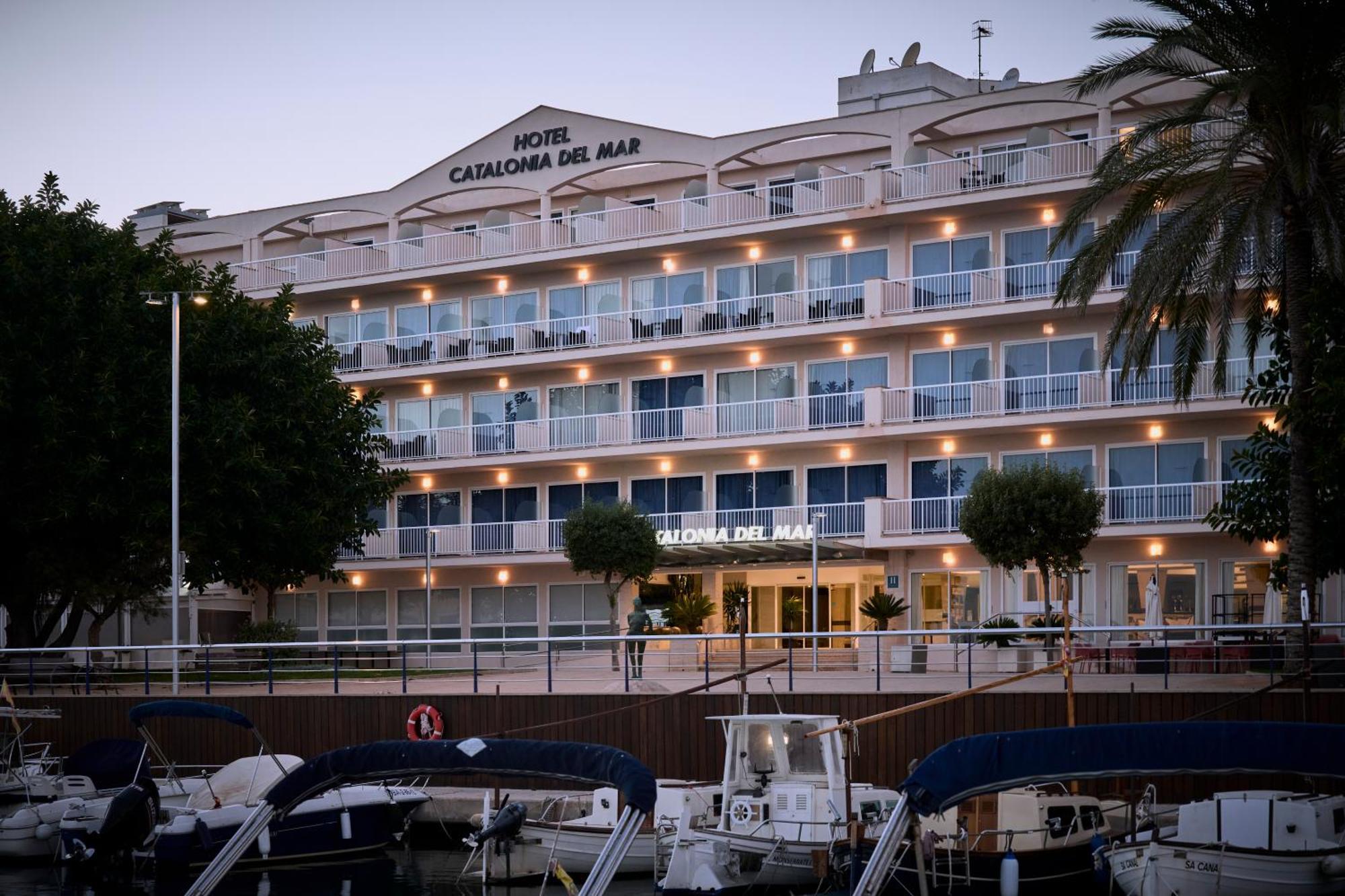 Hotel Catalonia Del Mar - Adults Only Cala Bona  Exterior foto