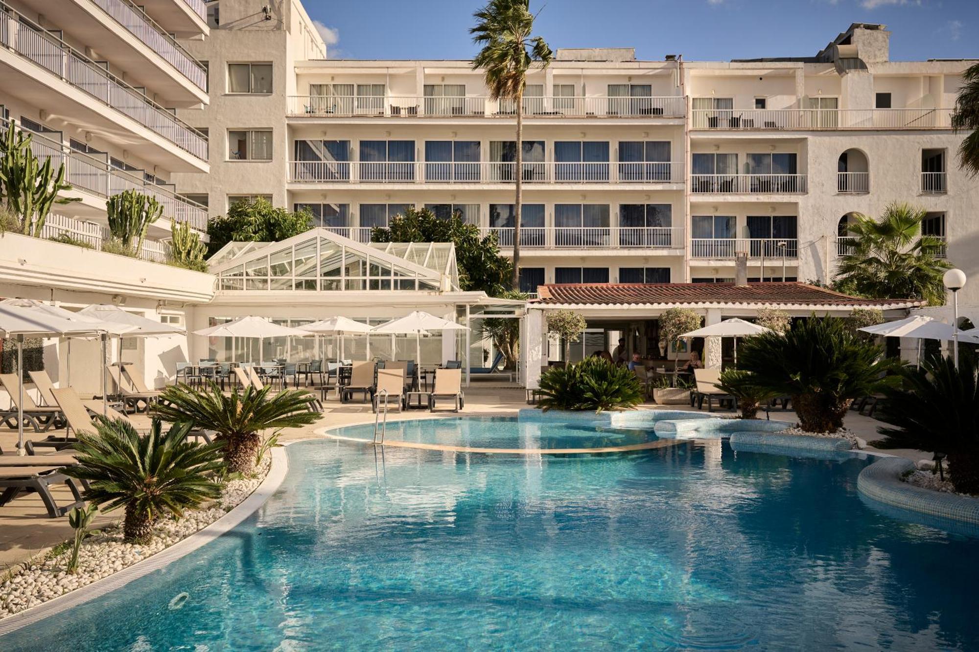 Hotel Catalonia Del Mar - Adults Only Cala Bona  Exterior foto